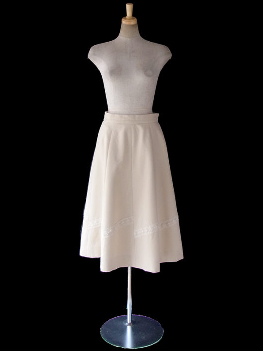 【ヨーロッパ古着】ロンドン買い付け きれいなアイボリー X レーステープ装飾 スカート 17BS148【美品】