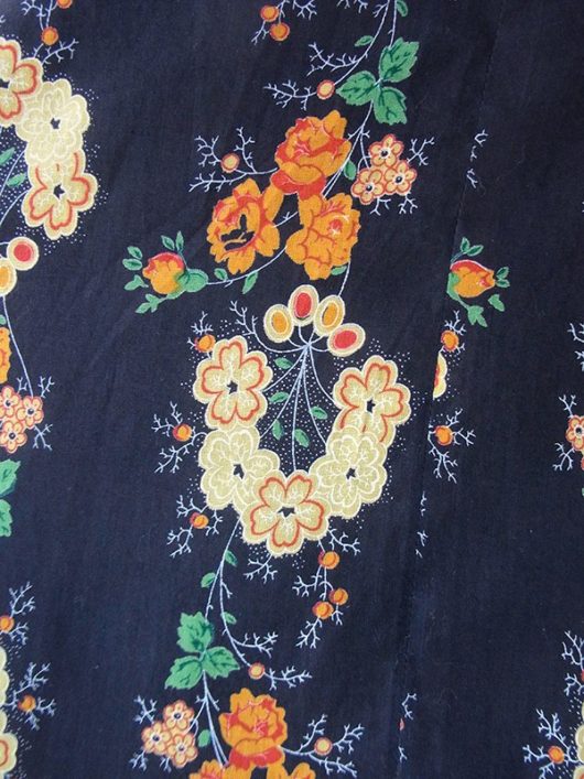 【ヨーロッパ古着】ロンドン買い付け 60年代製 ブラック X カラフル花柄 ギャザー裾 フレア スカート 18BS232【おとなかわいい】